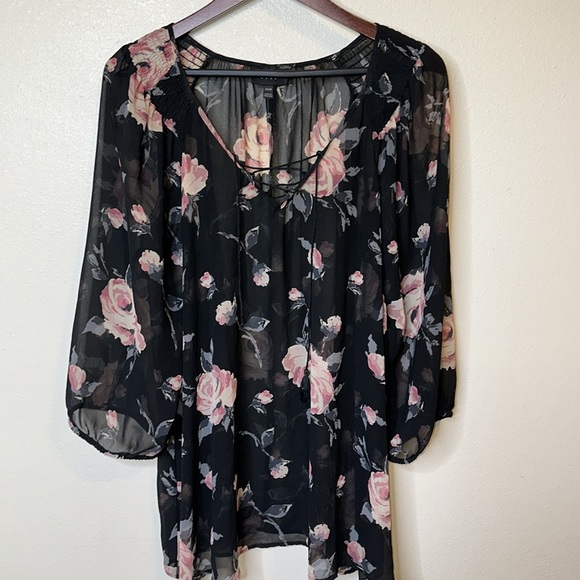 Lane Bryant Black Floral Sheer Tassle Sz. 22/24 - Picture 2 of 6